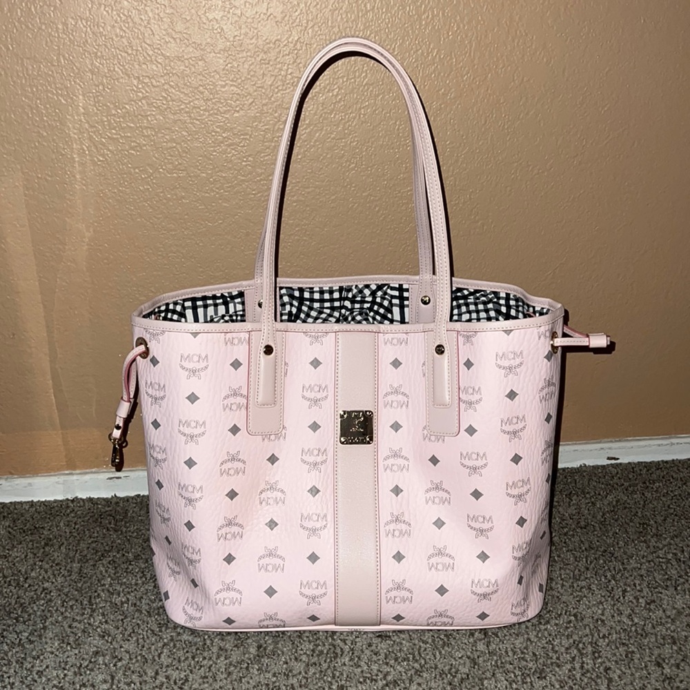 ✨100% AUTHENTIC✨ Light pink MCM tote bag ✨BARELY USED✨